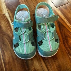 Never worn Columbia Techsun™ Wave Sandals | Youth Size 6